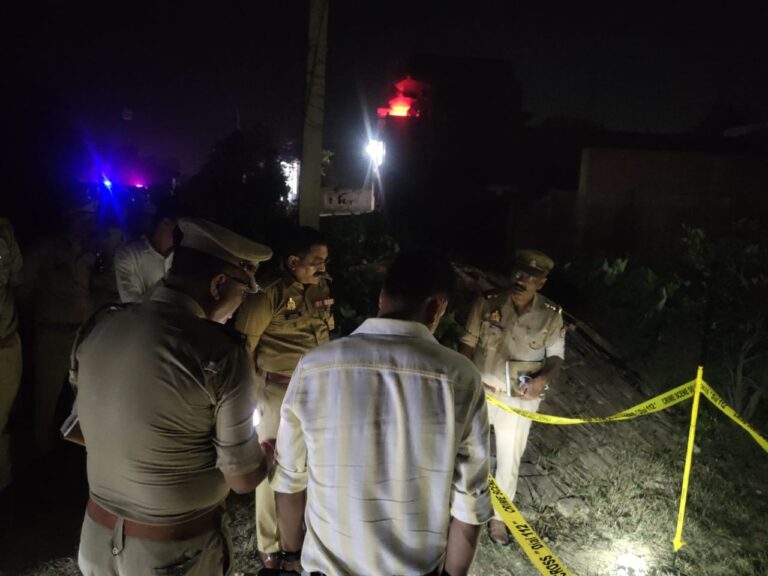 सरसेना हत्याकांड में पुलिस की सक्रियता तेज, एसपी ने घटनास्थल का लिया जायजा,