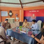 दोहरीघाट थाना समाधान दिवस में डीएम ने सुनी जनता की पीड़ा