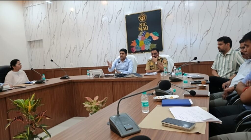 डीएम ने कसा शिकंजा, नशे के कारोबार पर सख्त कार्रवाई के निर्देश