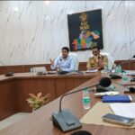 डीएम ने कसा शिकंजा, नशे के कारोबार पर सख्त कार्रवाई के निर्देश