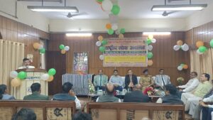 लोक अदालत में मुकदमों की लंबी डगर छोड़, समझौते की पगडंडी पर चले लोग,  61,950 मामले निपटे तो 22 दंपतियों ने फिर थामा एक-दूजे का हाथ